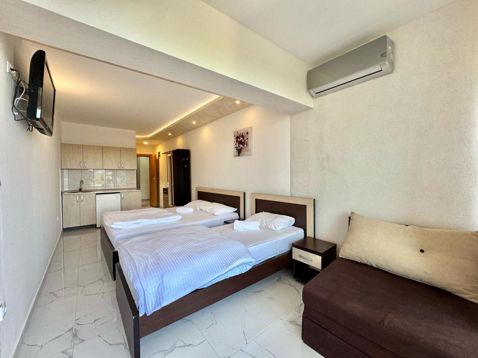 Beachfront Hotel Palma - Jaz Budva Bagian luar foto