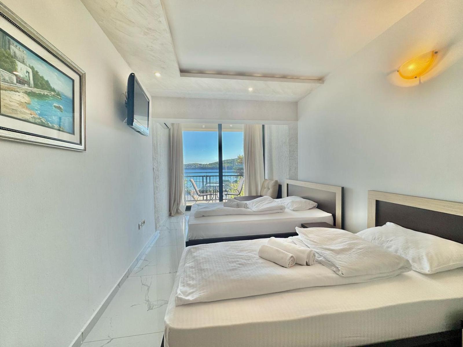 Beachfront Hotel Palma - Jaz Budva Bagian luar foto