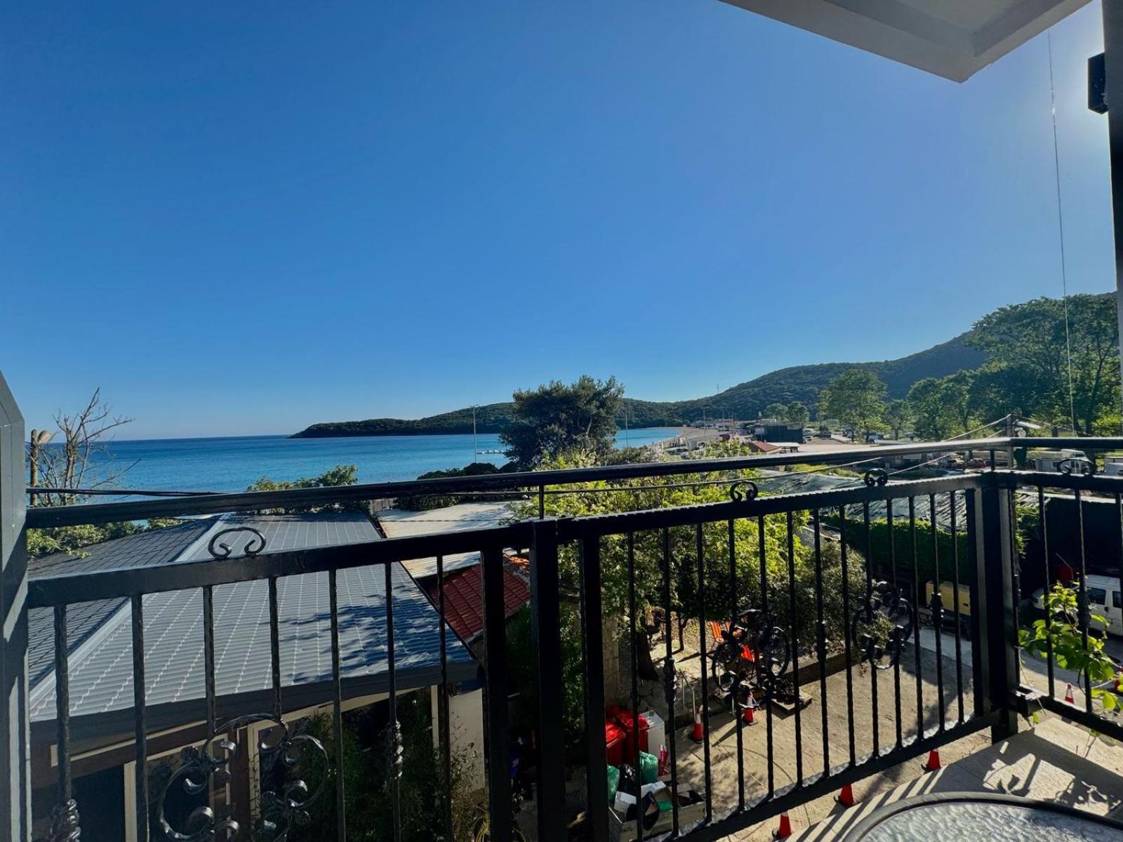 Beachfront Hotel Palma - Jaz Budva Bagian luar foto