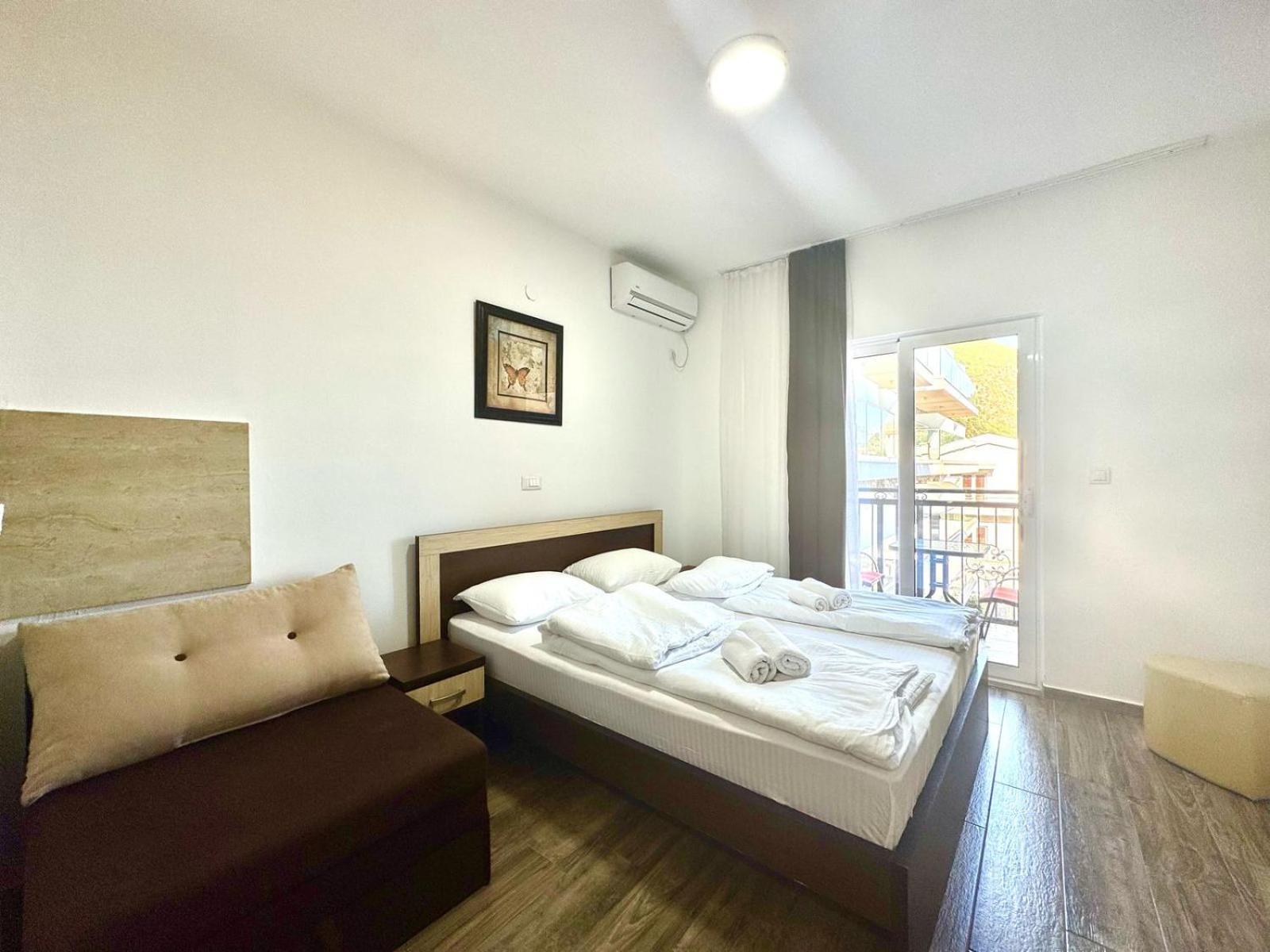 Beachfront Hotel Palma - Jaz Budva Bagian luar foto