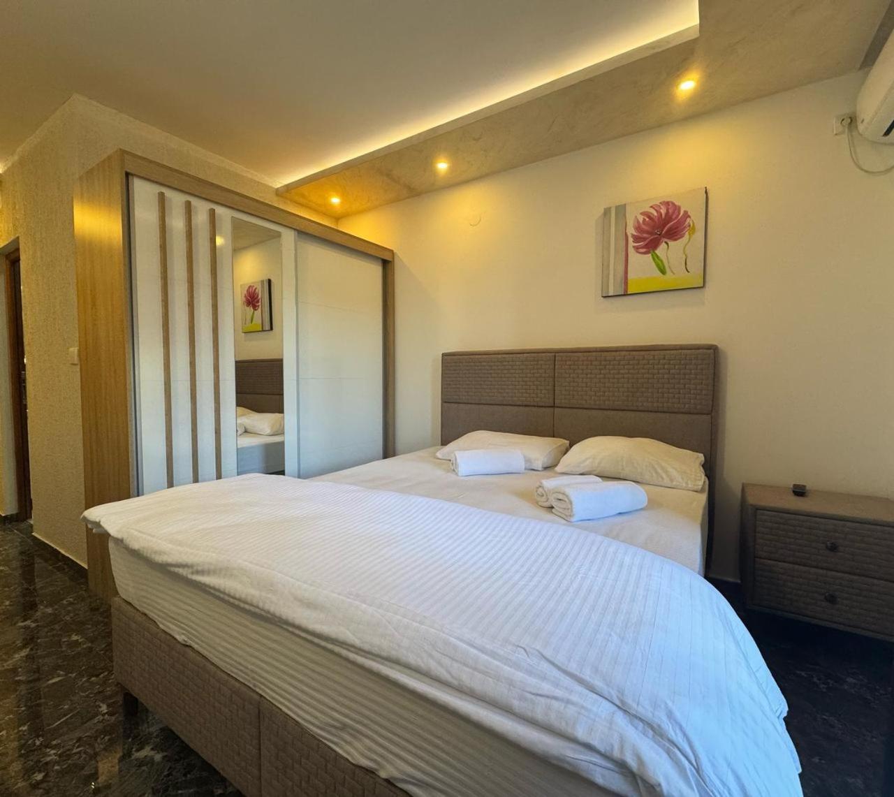 Beachfront Hotel Palma - Jaz Budva Bagian luar foto